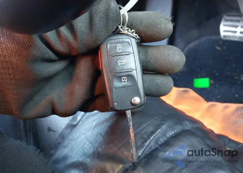 2017 Volkswagen Passat 1.8T R-Line из США, поврежденный, VIN 1VWDT7A33HC068116